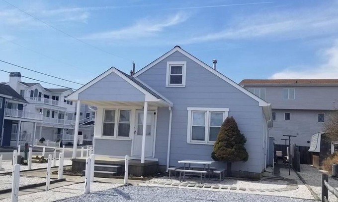 Townsend's Inlet Condo | 8816 Pleasure Ave East-Front