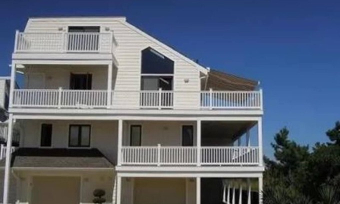 Townsend's Inlet House | 9 82nd Street Unit A