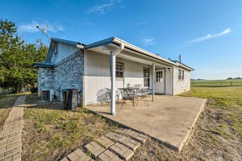 Moody House | 9 Mi to Belton Lake Home with Fire Pit and Patio