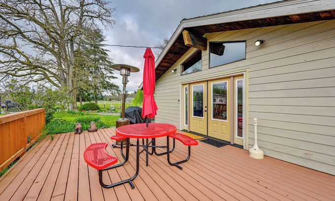 Fort Lewis House | 9 Mi to Spanaway Park: Home w/Indoor Hot Tub