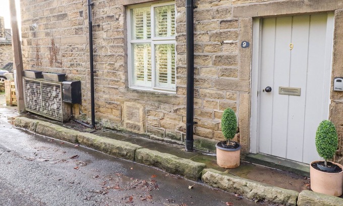 East Morton Cottage | 9 PEASACRE, pet friendly, with open fire in Bingley