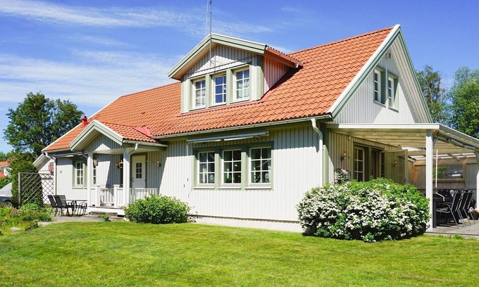 Sollentuna House | 9 person holiday home in SOLLENTUNA-By Traum