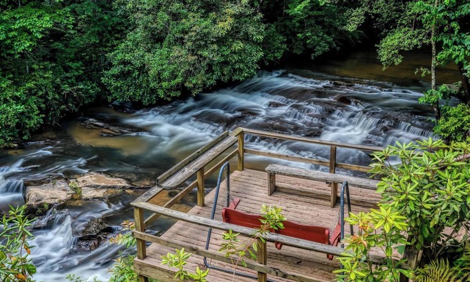 Wiley Apartment | #9 Waterfall Retreat-King/Full Suite-Fire Pit-Riverfront-Rockers- No Pets