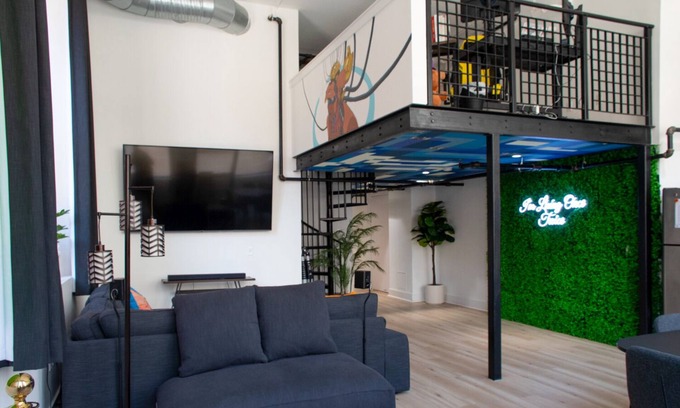 Downtown Baltimore Condo | 90 DAY MINIMUM STAY - Spacious Cyberpunk Themed Downtown Loft