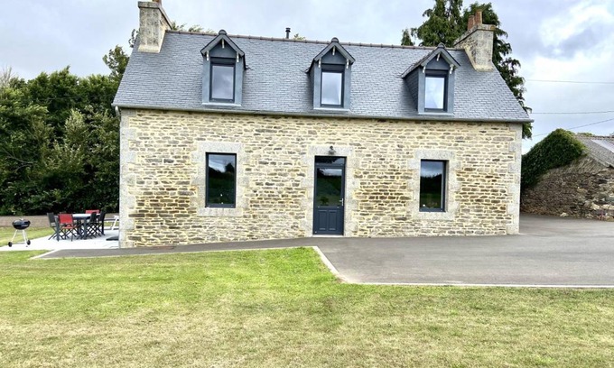 Tredarzec House | 90 m² Gîte ∙ 2 bedrooms ∙ 4 guests