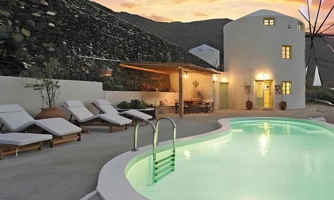 Imerovigli Resort | 92 m² Resort ∙ 2 bedrooms ∙ 127 guests