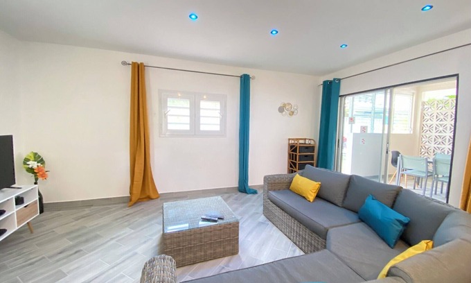 Le Carbet Villa | 972M : Beautiful air-conditioned villa with garden