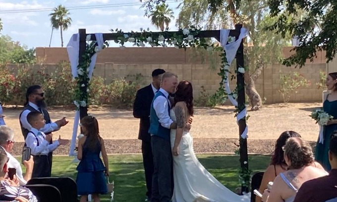 Glendale House | 99 Palms Event Venue: Barn, grass, pool, games, 6 beds