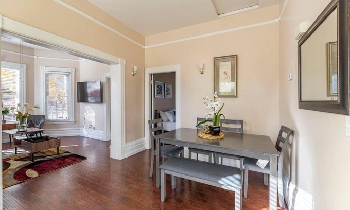 North Oak Park House | A+ 2 BR Victorian Home away from Home