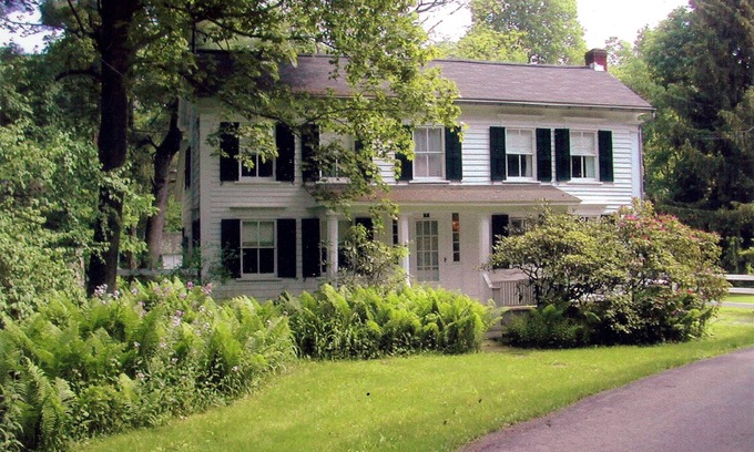 Old Chatham Cottage | A 200 year old center hall colonial between the Berkshires and the Hudson River