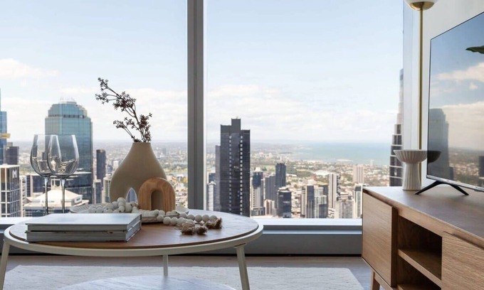 Melbourne Central Business District Apartment | A 2BR Apt with Stunning City Views, FREE Parking