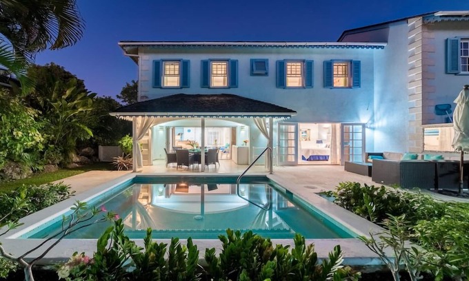 Folkestone Villa | A 3 bedroom fully renovated villa with a beautiful tropical garden