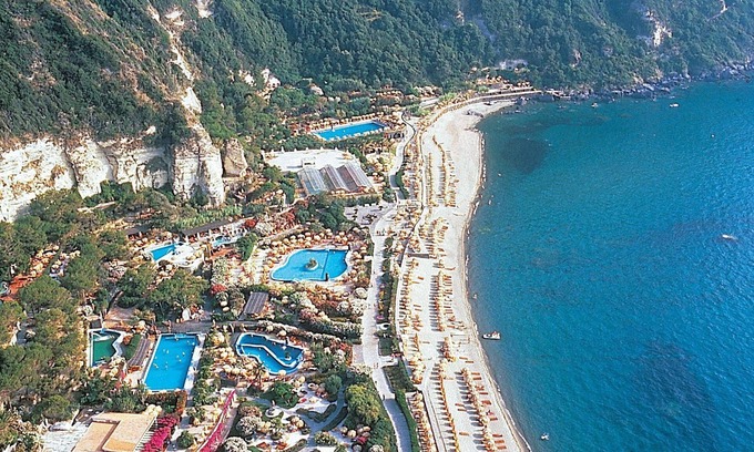 Forio Bed & Breakfast | A 5-minute walk to the sea and the famous Poseidon Gardens.