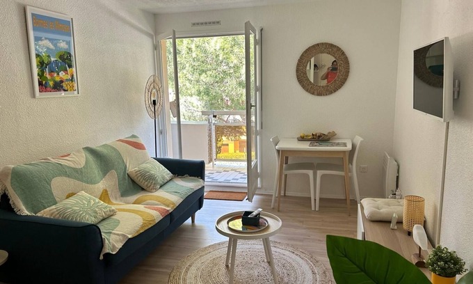 Bormes-Les-Mimosas Apartment | A 5 Minutes à Pied de la Plage. Idéal Pour un Couple Avec 2 Enfants
