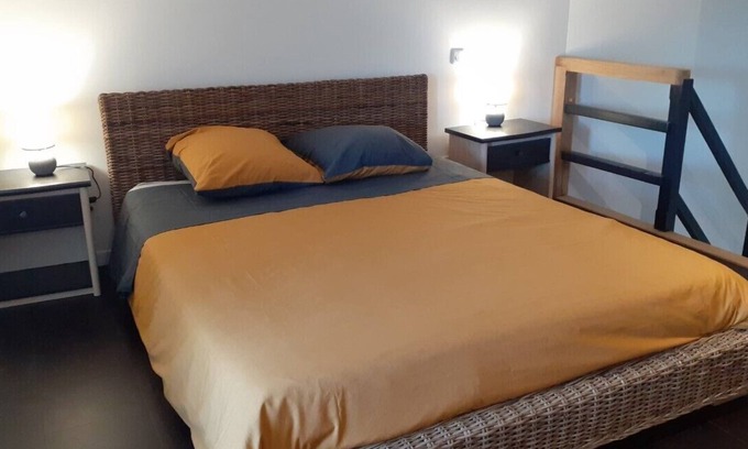 La Rochette Bed & Breakfast | A 5 mn de La Rochefoucauld, Belle Chambre D'hôtes Type Suite