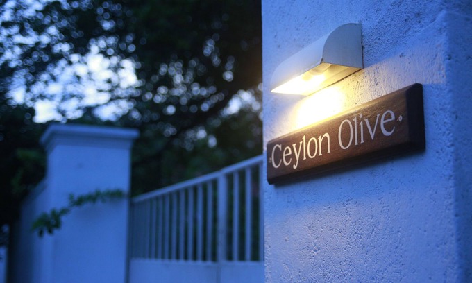 Kaduruduwa Villa | A “barefoot luxury” combination of colonial Dutch style and elegant