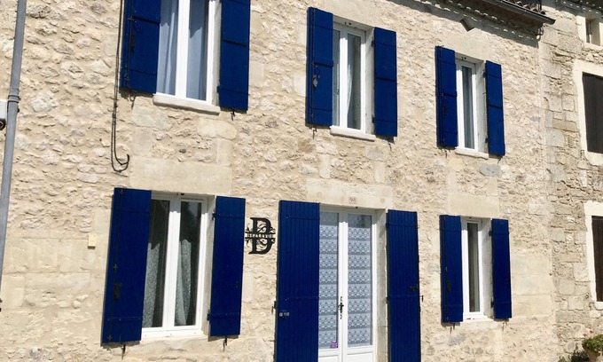 Saint-Antoine-de-Breuilh House | A Beautiful Gem on the Banks of the River Dordogne