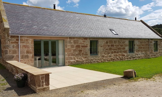 Huntly Cottage | A beautiful 3 Bedroom accessible steading conversion in rural Aberdeenshire