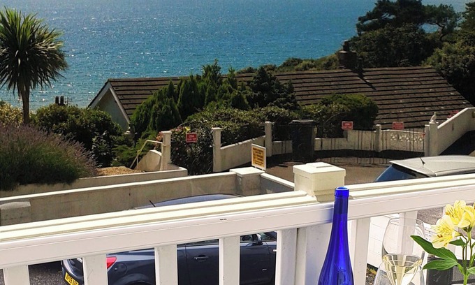 Boscombe Apartment | A Beautiful Apartment with a Stunning Sea View and a Private Balcony