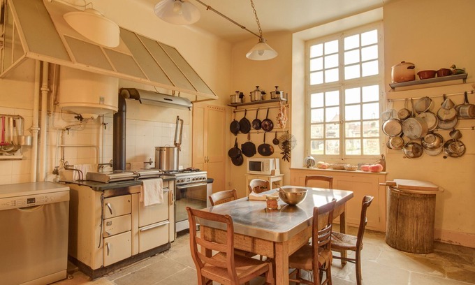 La Rochelle Other | A beautiful family castle, welcoming and authentic, in the countryside