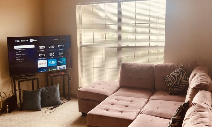 Central Southwest Apartment | A Beautiful sunny Quiet & comfy 1 bedroom apartment