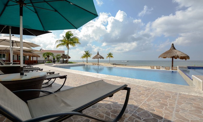 Costa Maya House | A beautiful villa for in a quiet community, steps from the beach, private pier