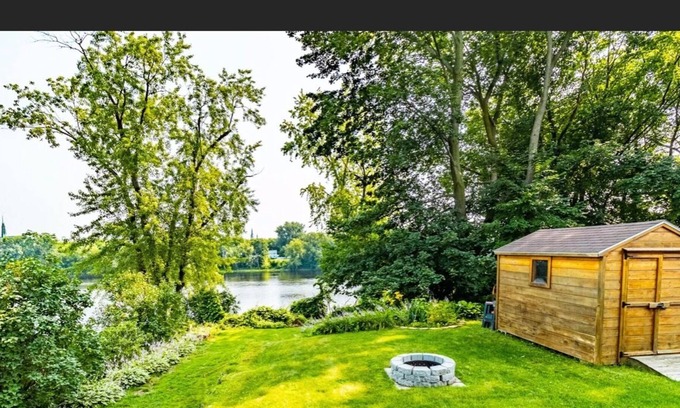 Auburn Apartment | A beautiful Waterfront Property