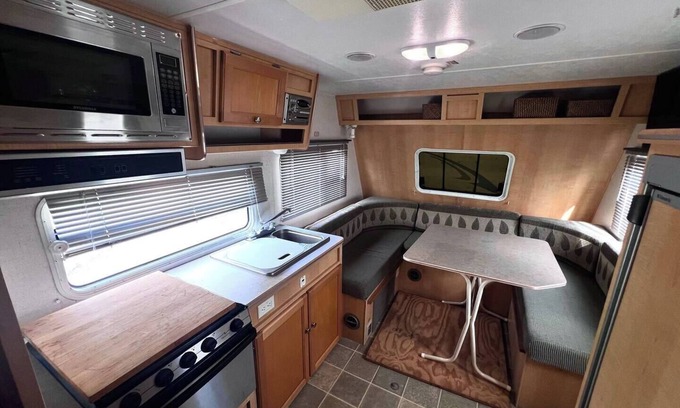 Bridgeport House | A Camper's Dream