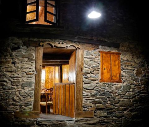 Eiriz House | A casa dos carros - AS CASAS DO POZO -