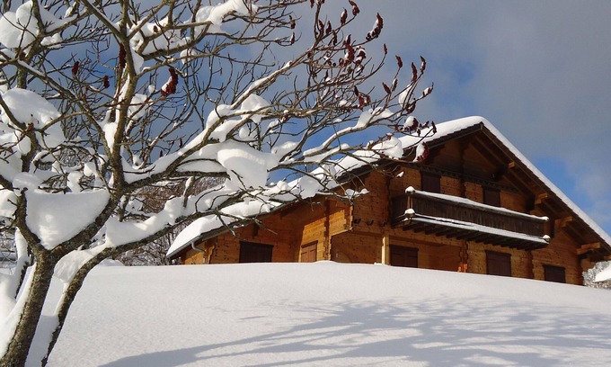 Grand'Combe-Chateleu Ski Chalet | A chalet just for you in the Jura mountains!