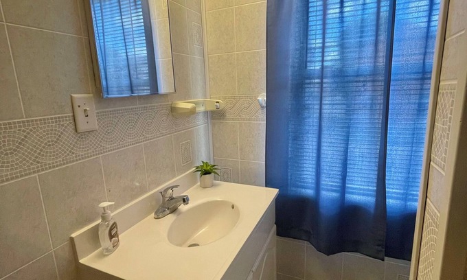 Carlisle Apartment | A charming 2 bedroom apartment a few blocks from Dickson college