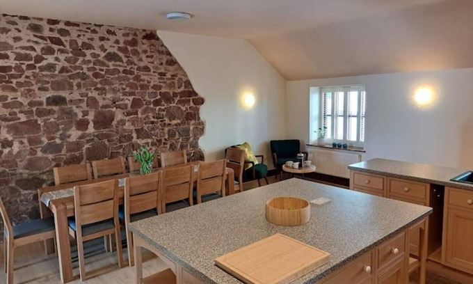 Fiddington Cottage | A charming 4 bedroom cottage with plenty of space to relax.n