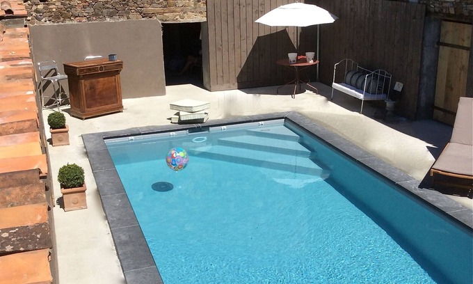 Cholet Apartment | A charming property 30 pers. countryside swimming pool horses pond forest in Cholet !