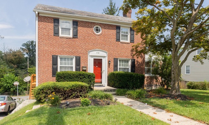 Towson House | A charming, stylish guesthouse in the heart of Towson.