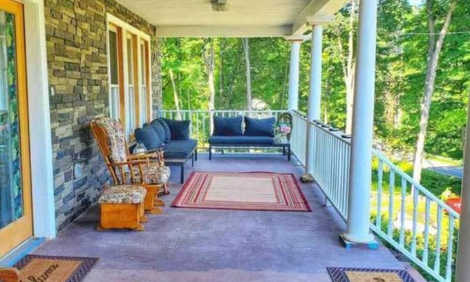 Mount Marion House | A Charming Victorian House