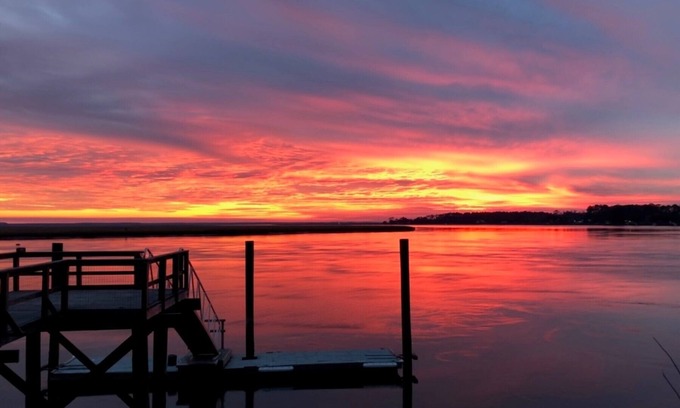 Midway House | A Colonels Island Gem! In Midway GA near Halfmoon Marina with Deep Water Dock