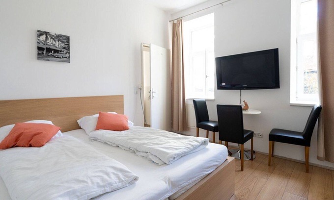 Simmering Apartment | A comfortable, well-located Elite Apartment KR