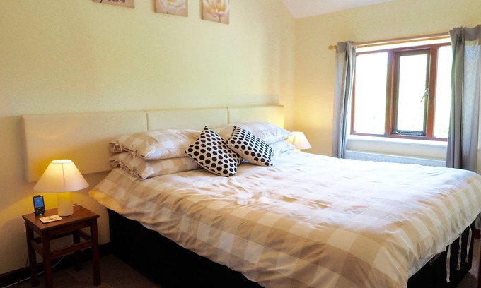 Cowbridge Cottage | A cosy one bedroom cottage set in the idyllic Vale of Glamorgan.