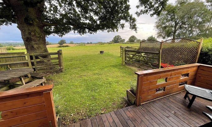 Grimley Cabin | A Cosy, pet-friendly, Rural Cabin with far reaching views over the countryside