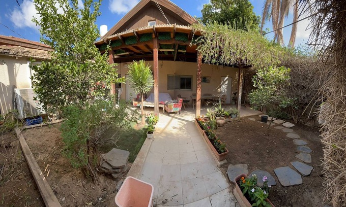 Beersheba Apartment | a cozy apartment with a beatiful garden in the heart of the old city/