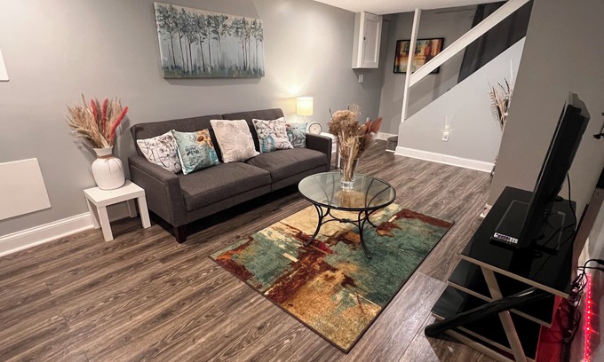 Overlea Apartment | A cozy/modern private suite.nMins away from I695/95 and the heart of Baltimore.