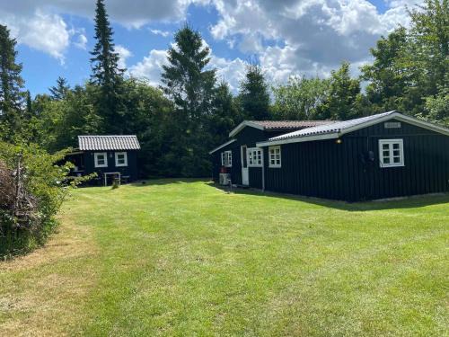 Bronde House | A Cozy Older Summerhouse On A Small Island