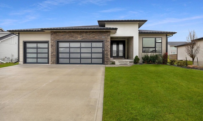 Waukee House | A Daybreak Stay