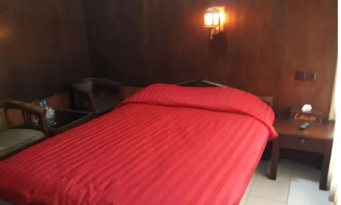 Ngadisari Bed & Breakfast | A decent bedroom with bathroom near Cafe Lava Rst. 45minutes walk to Mt. Bromo