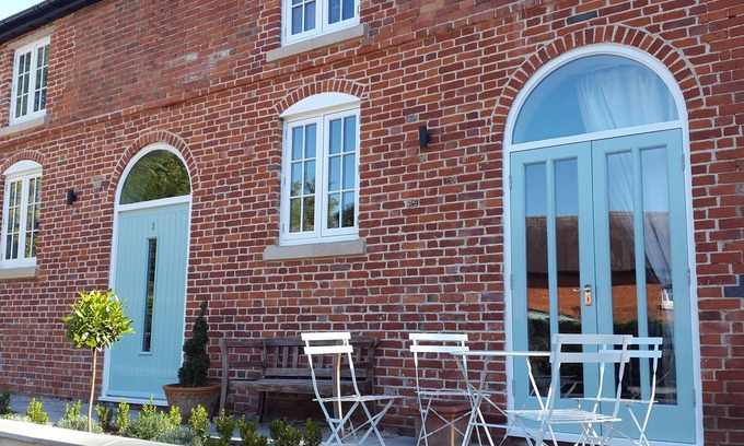 Breedon on the Hill Cottage | A delightful mews cottage within the private grounds of Breedon Hall