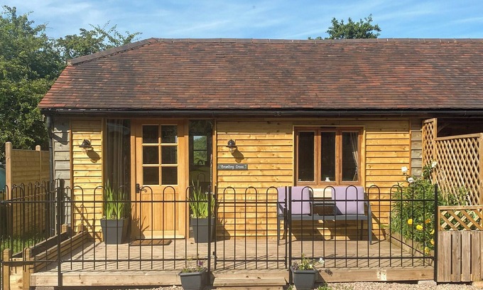 Broadwas Cottage | A delightful and cosy cottage for two.