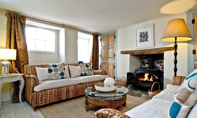 Kingsand Cabin | A delightful cottage, full of character and close to the beach.