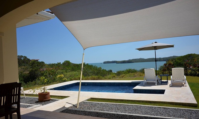 Boca Chica House | A entire beach house in front of the Pacific for nature-loving families!
