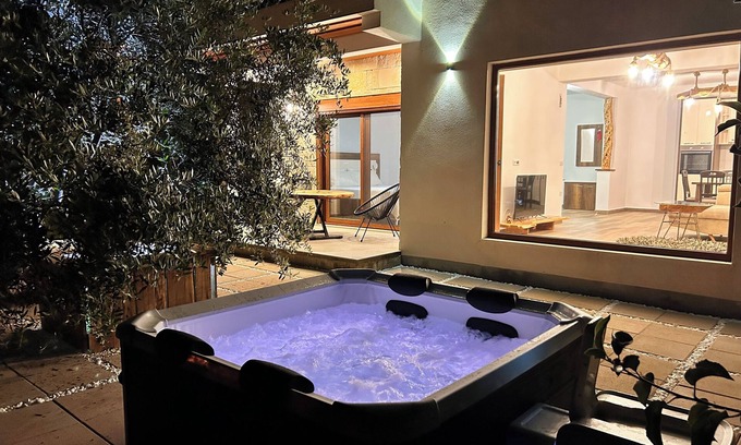 Ulcinj Villa | A family and pet-friendly holiday home w/hot tub - 15min from the beach