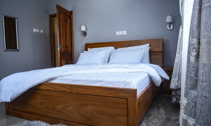 Nungua Bed & Breakfast | A family friendly Mountain Haven in a serene environment